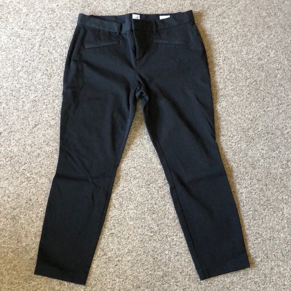 GAP women’s “signature skinny ankle” pant